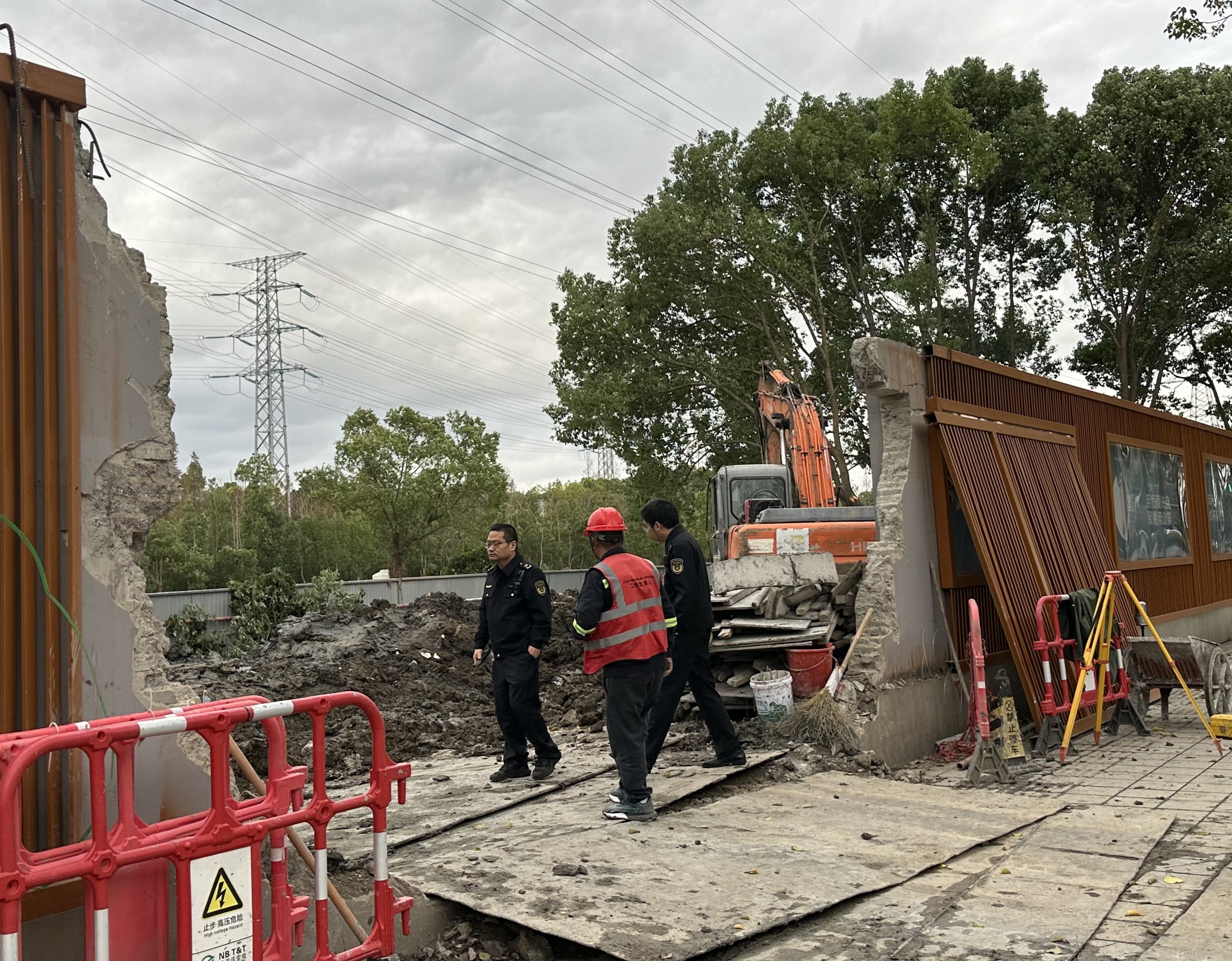 “场景式” 执法服务进工地 鄞州筑牢安全文明施工防线