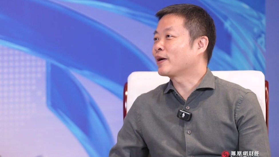 何小鹏：做CEO是很痛苦的，不要做公司一号位丨《封面》对话
