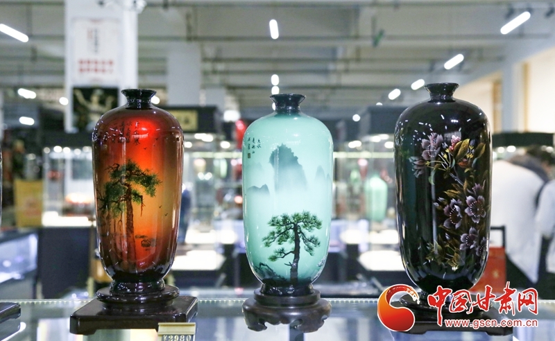 NBA升级版纪念礼惊艳进博会 看甘肃有啥不“遗”样