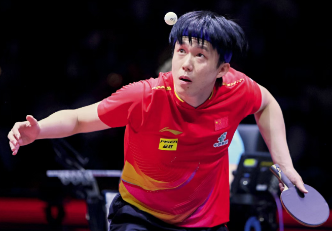 凤凰晚报|换了件“马甲”,他见上特朗普了