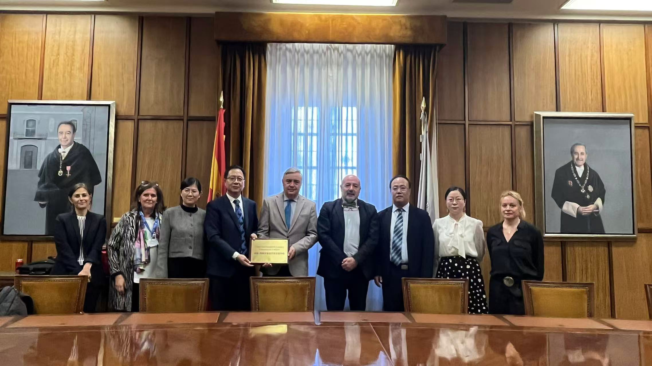 交流中心赋能教育开放新实践！浙江万里学院海外挂牌中西语言文化