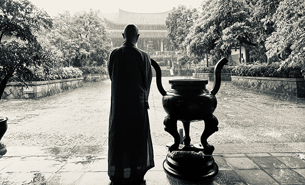 释本性:中国历代高僧从严治教事迹——尊师重道