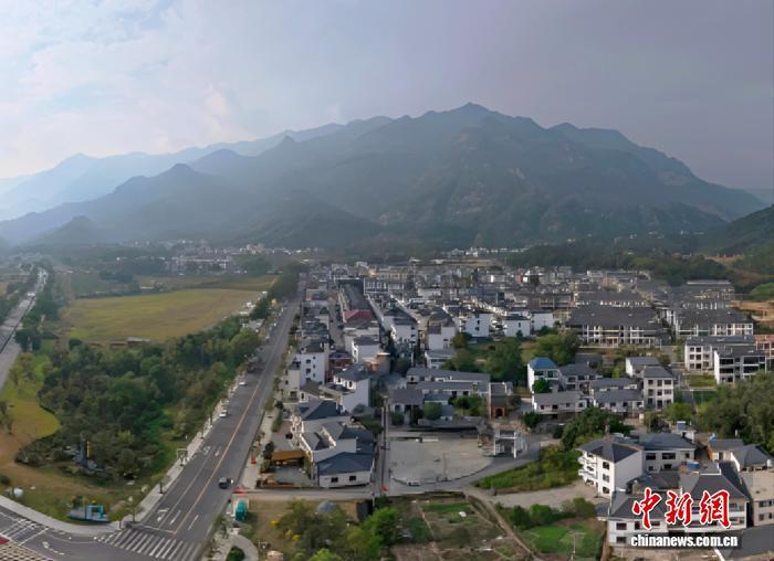 庐山脚下的民宿集群。　陈寄文 摄