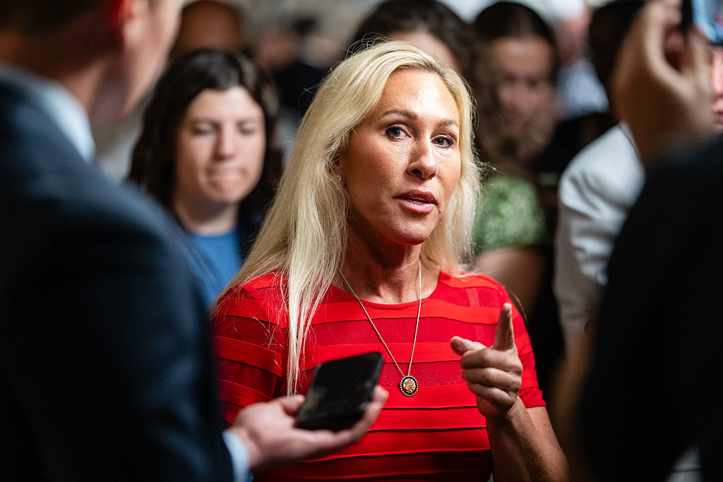 人物|与特朗普彻底决裂,MAGA女斗士是怎么走到这一步的?