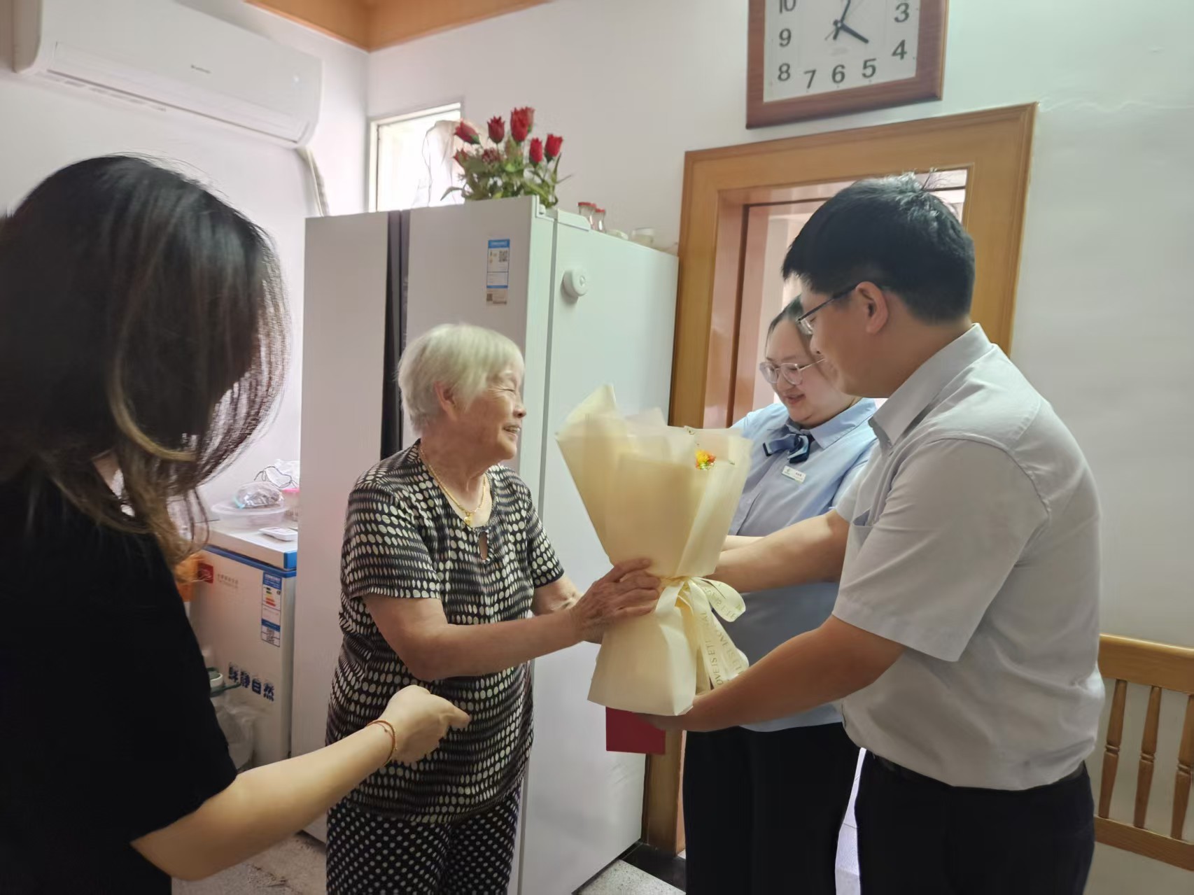 邮储银行江苏分行重阳敬老暖金秋 用心谱写“养老金融”大文章