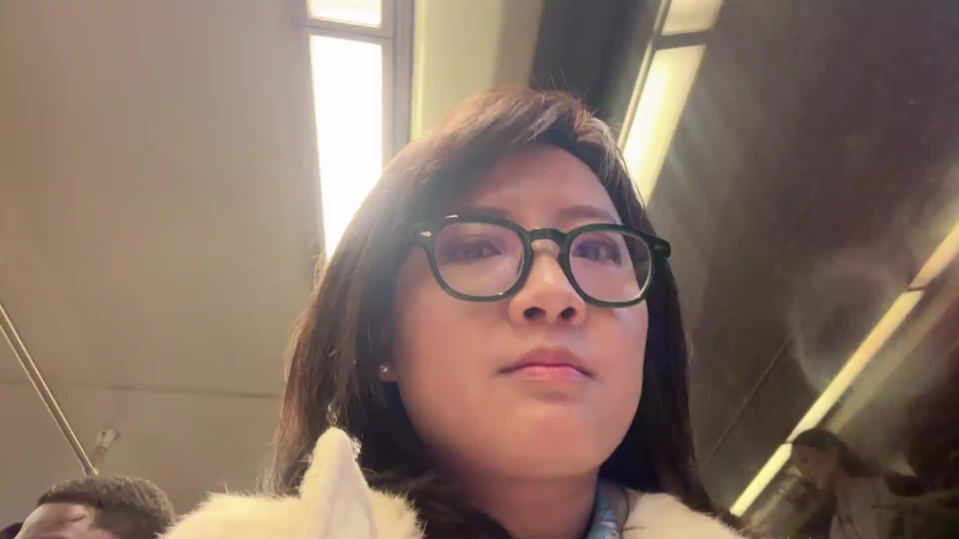 我在白宫陪特朗普加班，见证美国结束史上最长时间政府关门