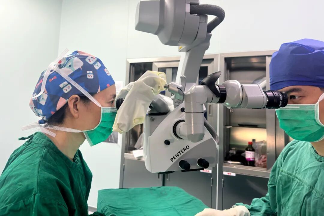 南昌市人民医院成功完成高难度双侧乳腺癌根治同期重建手术