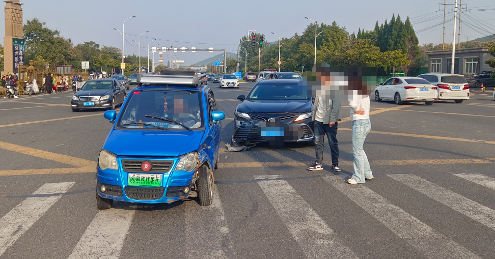 闯红灯、酿事故、敲警钟！徐州专项整治“老头乐”