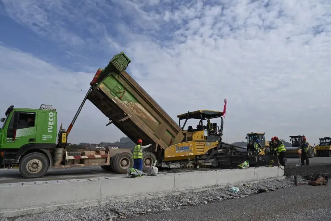 洪山路路途整治提高工程竣工