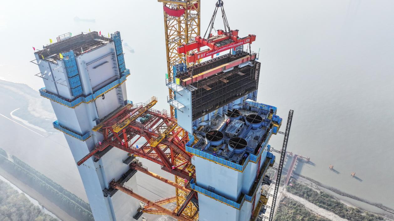 图为施工现场。朱其摄