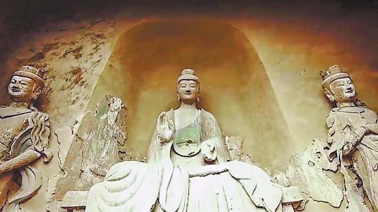 麦积山第44窟,主塑像眉眼若柳叶,秀美安详。