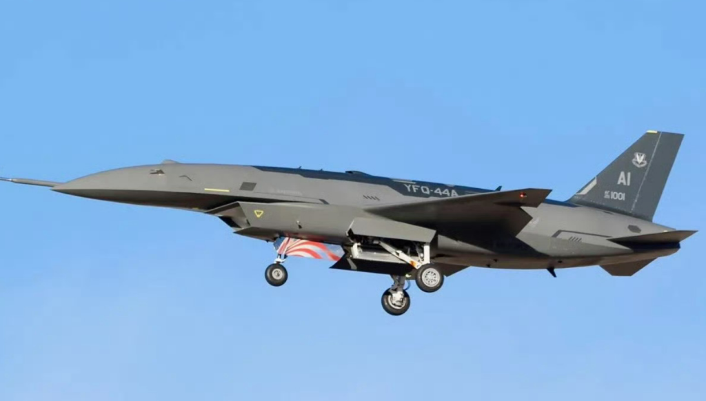 YFQ-44A首飞成功。