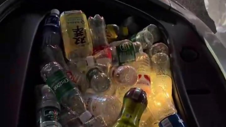 可爱的特斯拉车主们！瓶子我要