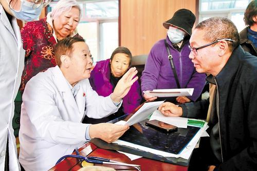 10月29日，张家口市经开区新时代文明实践中心开展健康服务进社区活动。王 慧摄