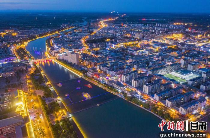 图为党河风情线夜景（资料图）　敦煌市委宣传部供图