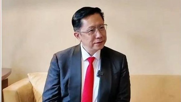 疯狂英语李阳吐槽董宇辉发音，董宇辉致歉