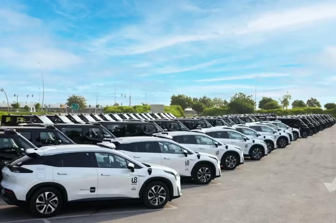 文远知行:将在阿布扎比开展纯无人Robotaxi商业化运营