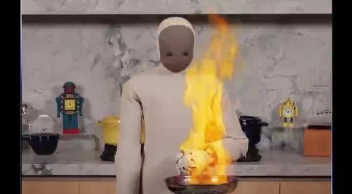 全球首款家务机器人NEO 训练5次就get颠锅神技！