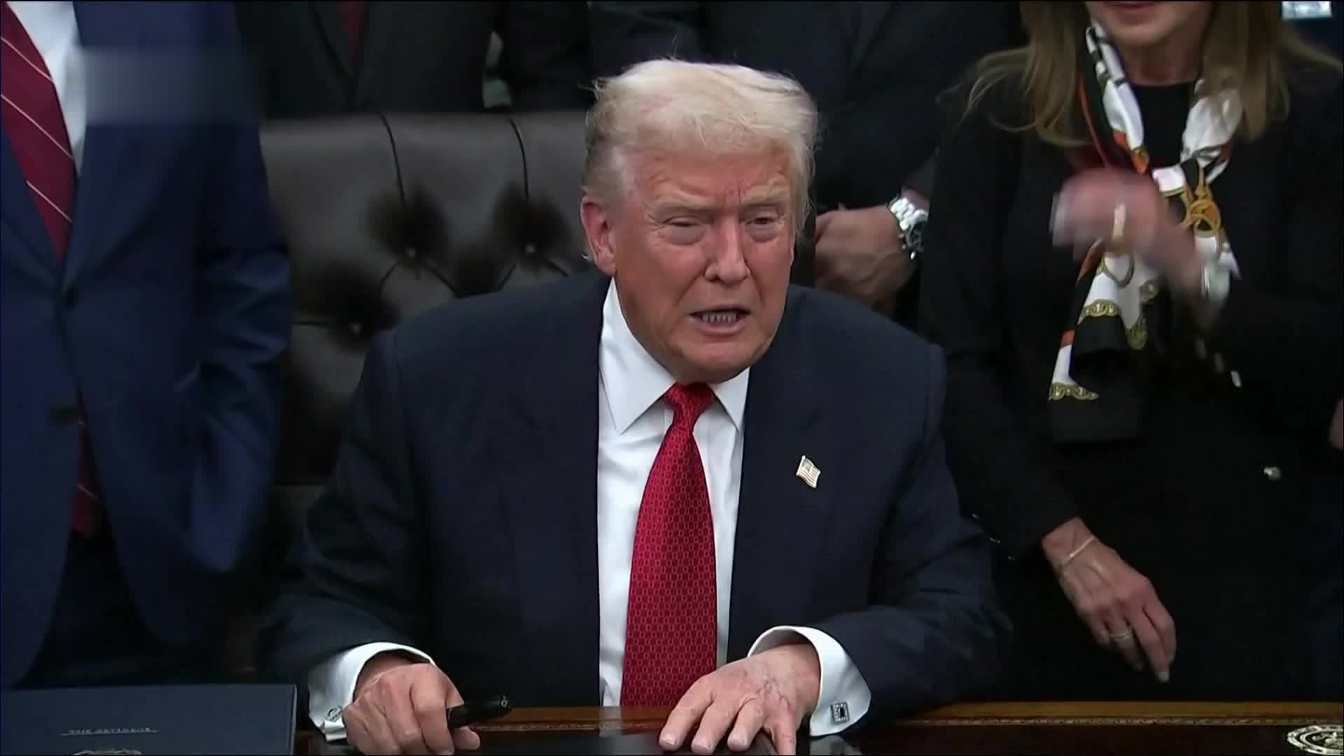 特朗普签临时拨款法案 结束美国政府停摆