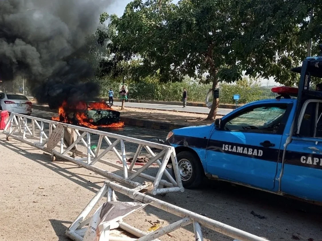 巴基斯坦发生汽车爆炸事故,巴总理:我们处于战争状态