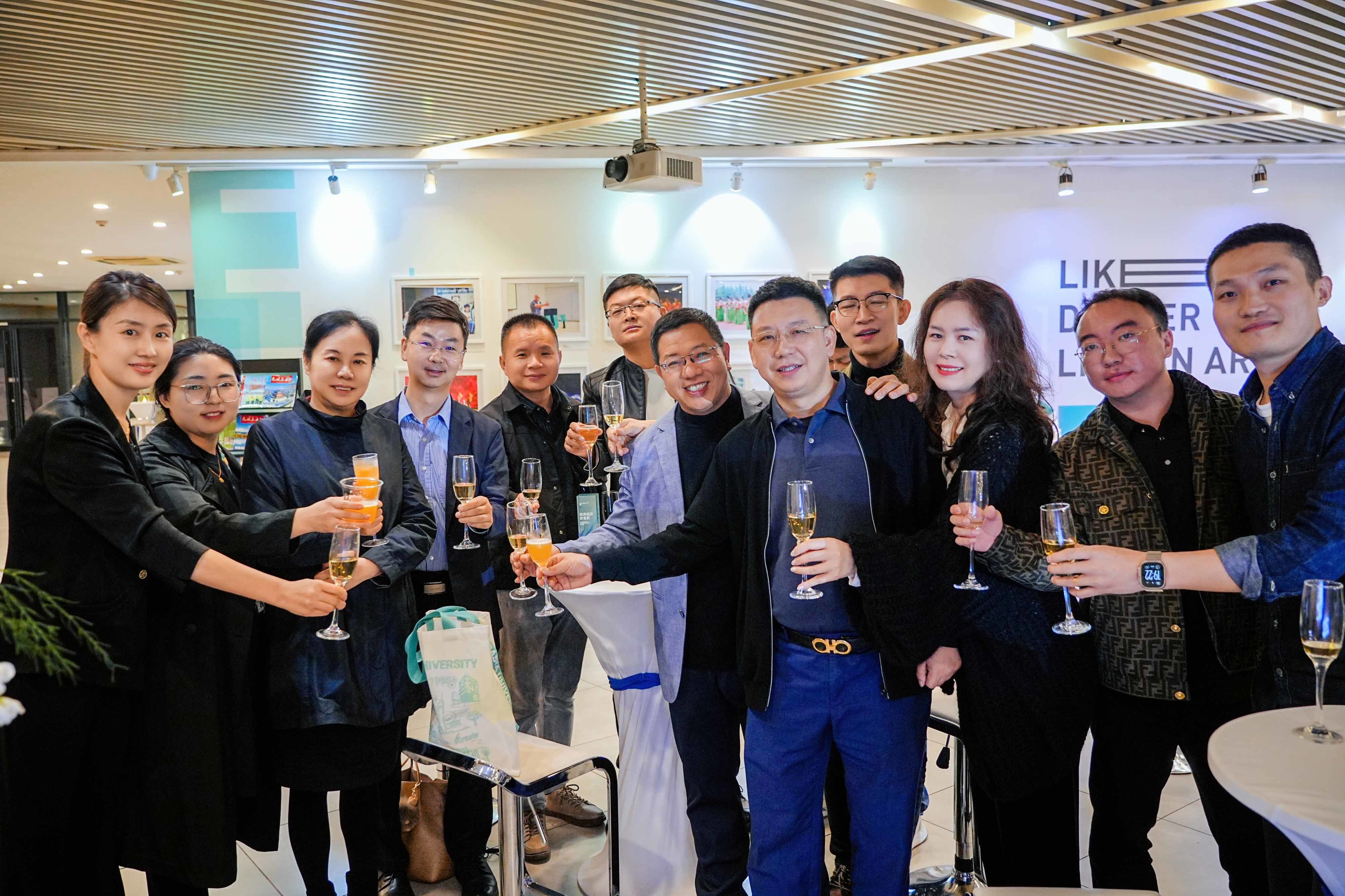 西安欧亚学院杰出校友回到母校 校庆之夜聚会高光不断!