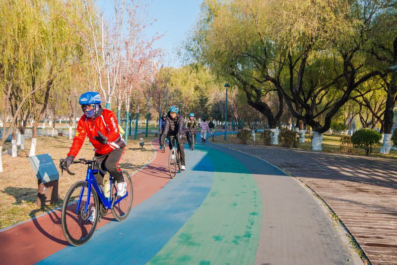 长春伊通河，冬意悄临，秋色未央