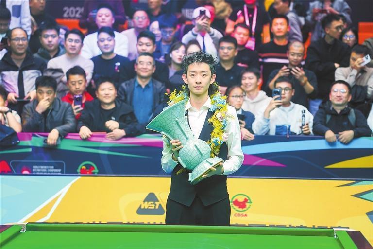 吴宜泽在颁奖仪式上　本组图片均由新华社发