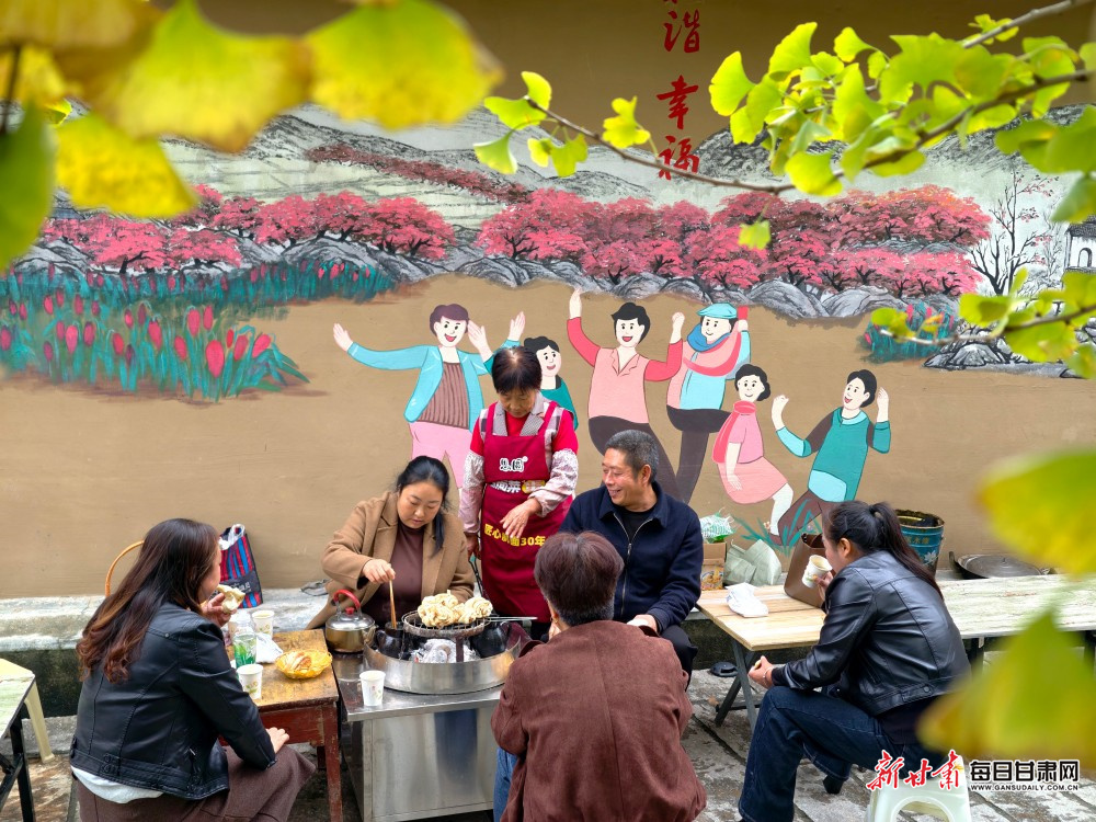 徽县嘉陵镇田河村幸福人家 重庆市渝中区摄影家协会主席 詹江 摄