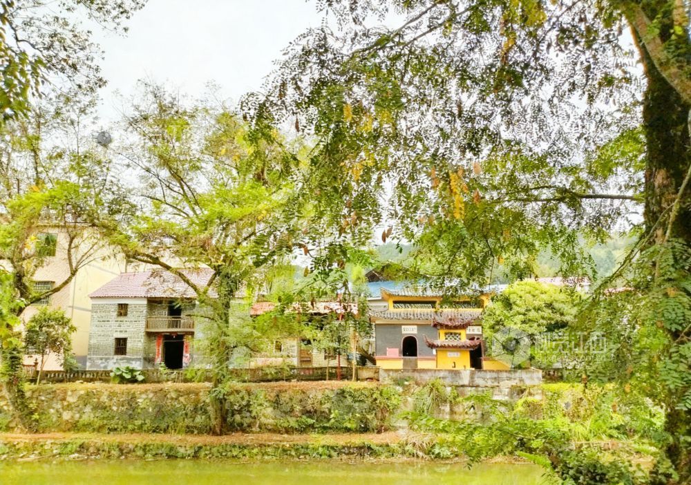 11月9日，江西省吉安市永新县坳南乡牛田村自然风光。