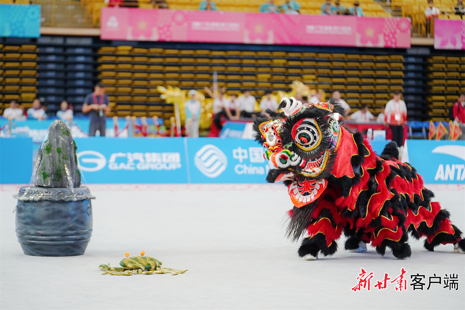 我省的南狮传统表演