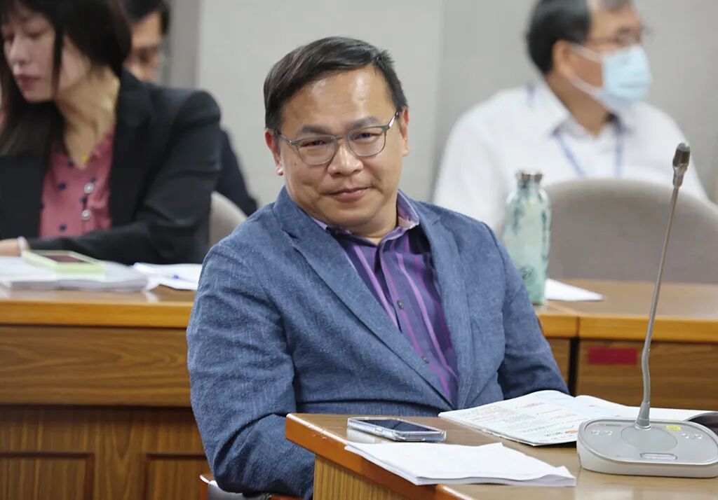 ▎民进党“立委”王义川。10月7日,王义川无理要求在全台校园禁用“抖音”(图源:中时新闻网)