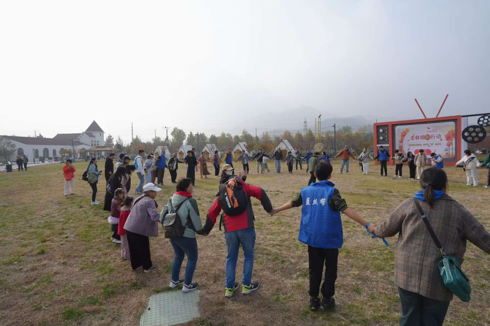 当卡丁车的呼啸遇见星星的微笑 | 多方携手伴“星”共赴秋日温暖之约