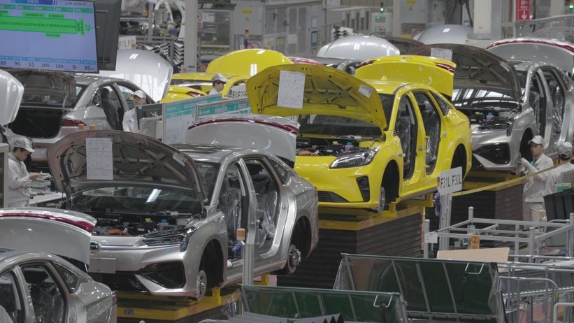 从规模扩张到盈利危机：中国新能源汽车产业面临的挑战与政府应对