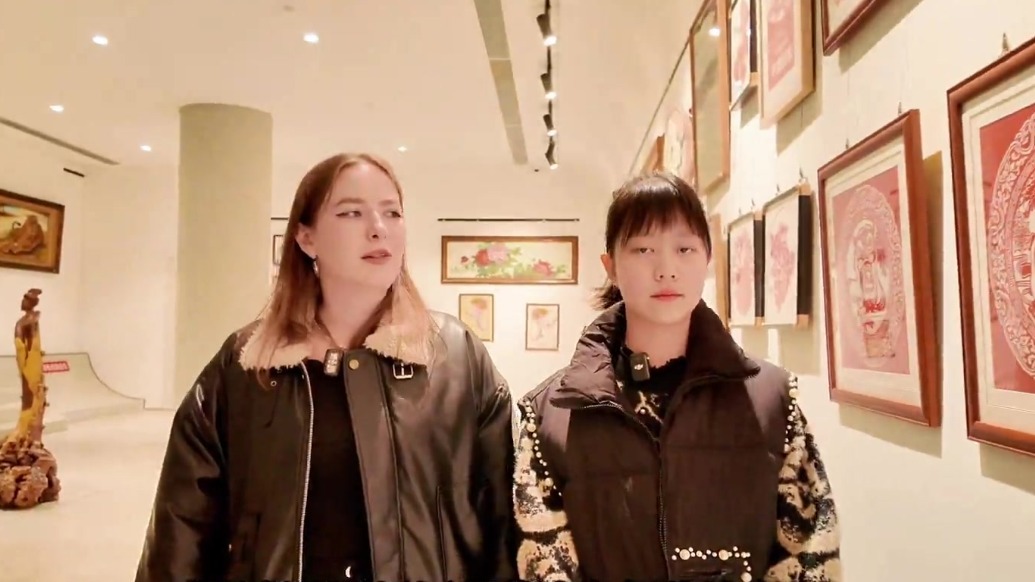 俄罗斯留学生感受兰州老街魅力