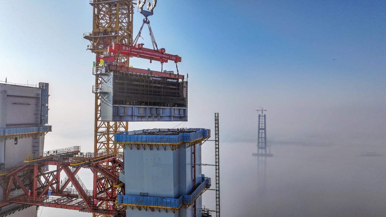 从-103米到+339米 张靖皋长江大桥北主塔塔柱节段完工