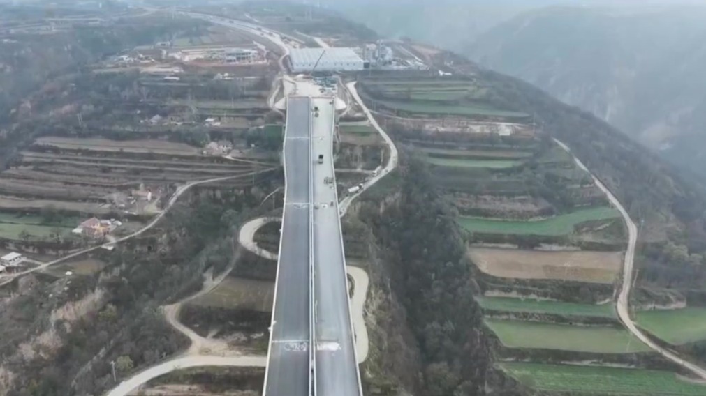 甘肃新闻丨国内黄土地区跨度最大的六合特大桥顺利完工