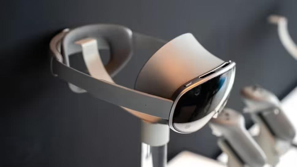 首批用户体验报告:三星Galaxy XR虽沉浸感强,但眼睛“吃不消”