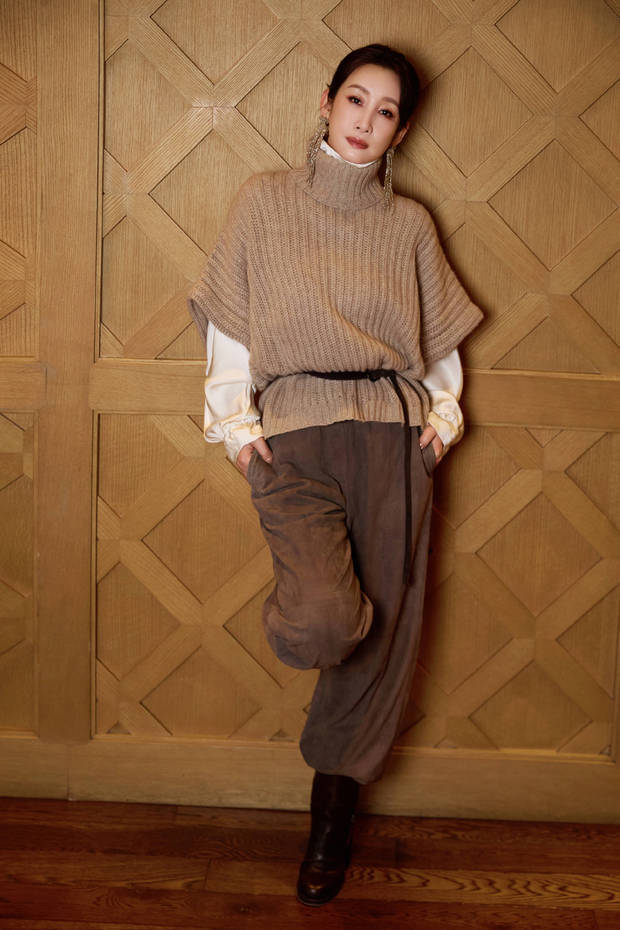 秦海璐穿搭保暖又时髦。