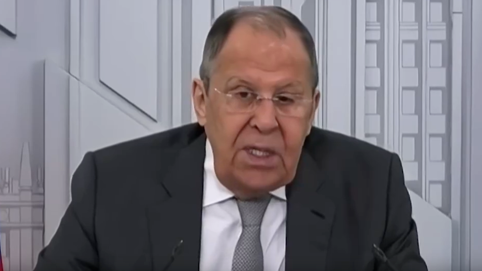 拉夫罗夫缺席重要会议，普京下达新指令，核风险或推动二次特普会