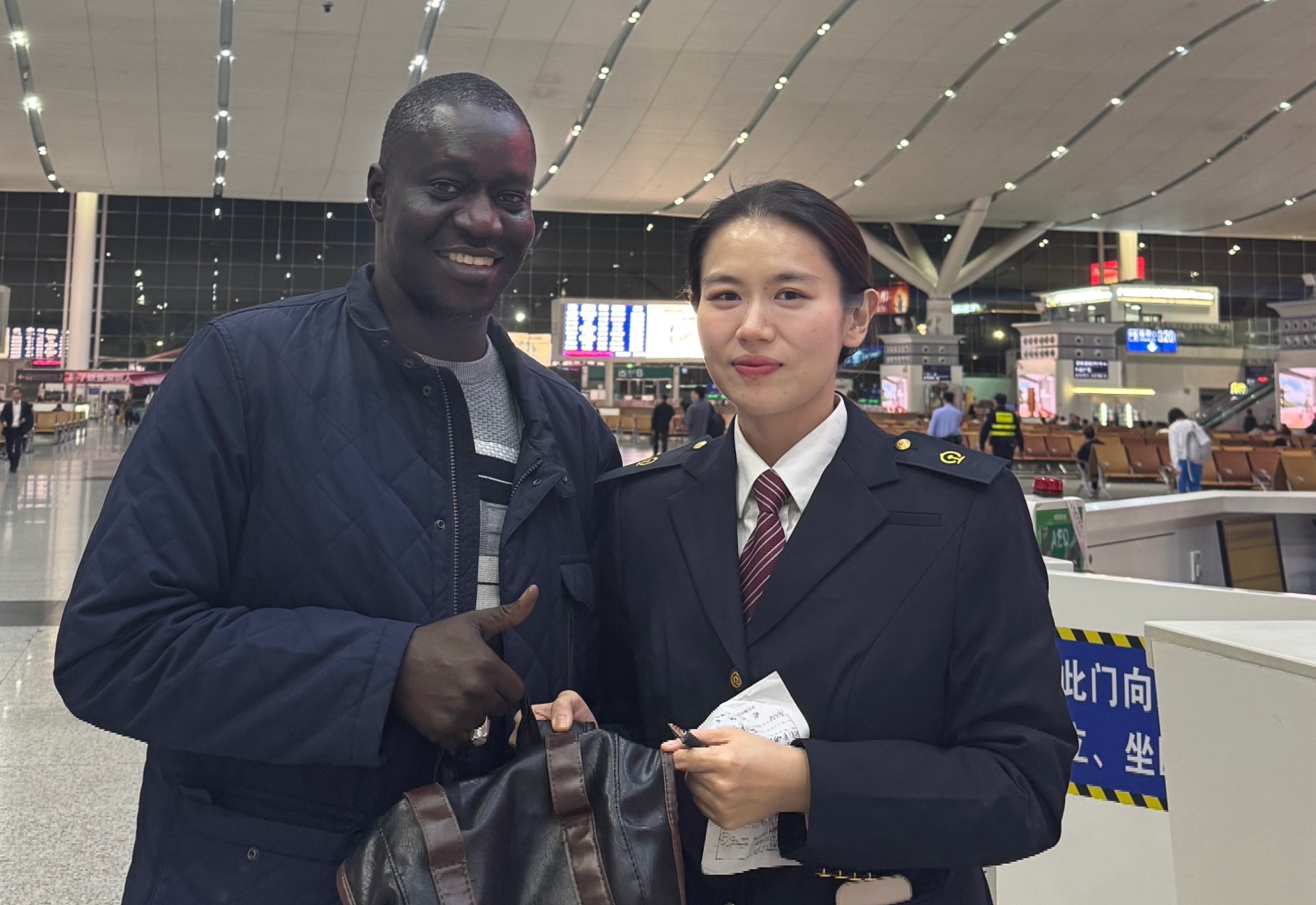 全运保障进行时：深圳北站以“花”为媒，暖心护航全运旅途