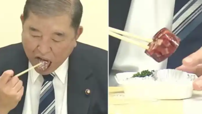 熊灾爆发…吃掉就好了？石破茂品尝熊肉叉烧：与红酒绝配