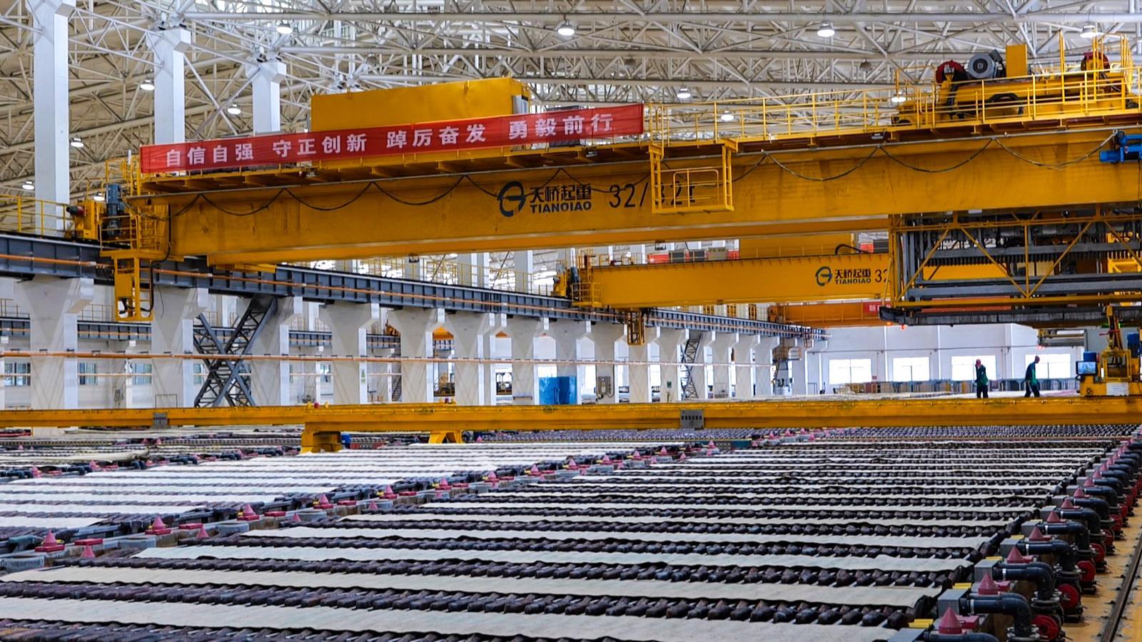 金川集团永昌铜业有限公司产40万吨智能铜电解项目生产现场