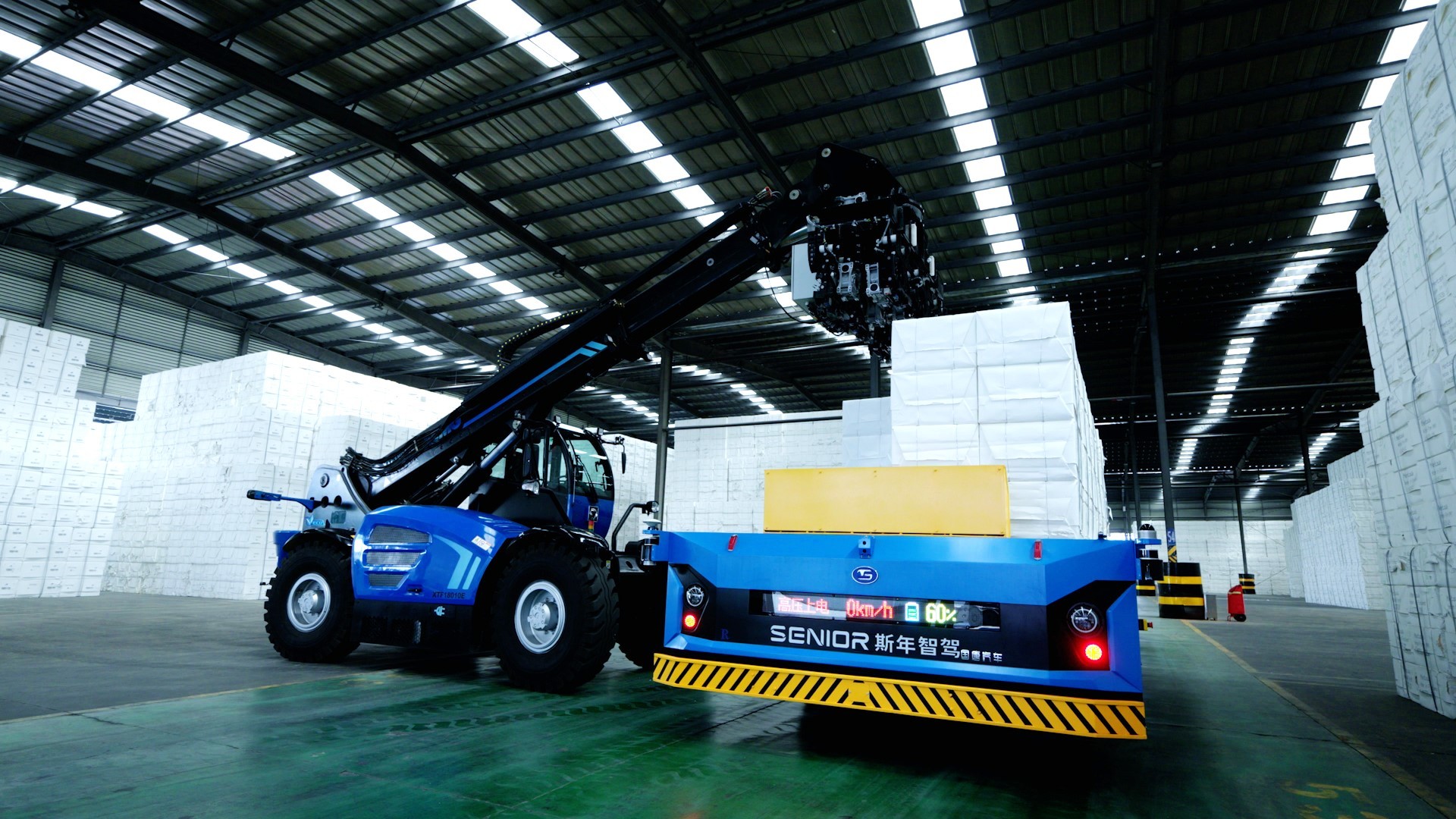 全球最大纸浆进口港书写发展新篇—— 山东港口青岛港：1-10月纸浆吞吐量同比增长17%，再创历史新高