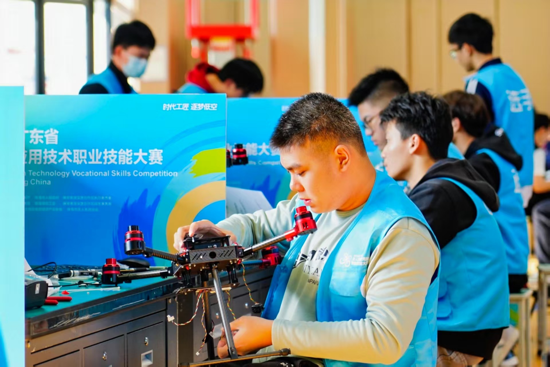 珠海上演无人机技能巅峰对决,低空经济“新质生产力”加速崛起