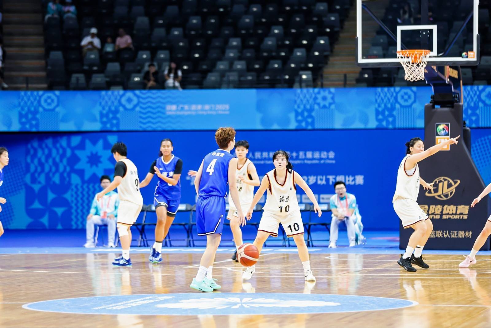 十五运会泳池激战收官在即，女篮U22圆满落幕