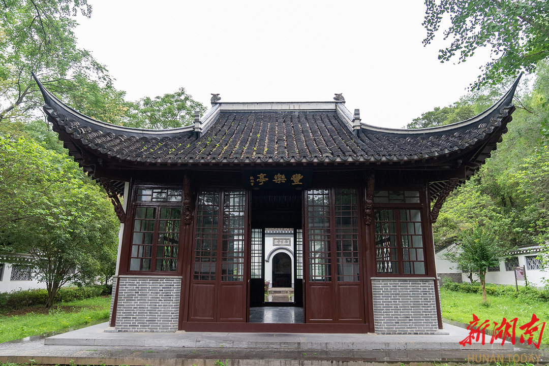 丰山幽谷中的丰乐亭。
