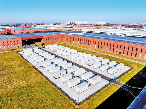 11月3日,国轩高科唐山基地自建202MWh用户侧储能电站正式并网投运。 本报记者赵杰摄