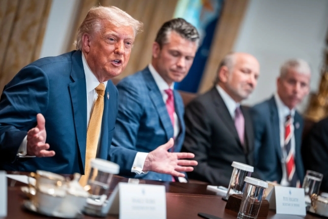 美媒爆料:特朗普私下重点讨论的不是毒品,而是马杜罗的命运和石油