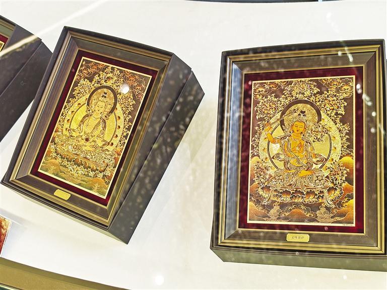 具有西部文化特色的黄金摆件