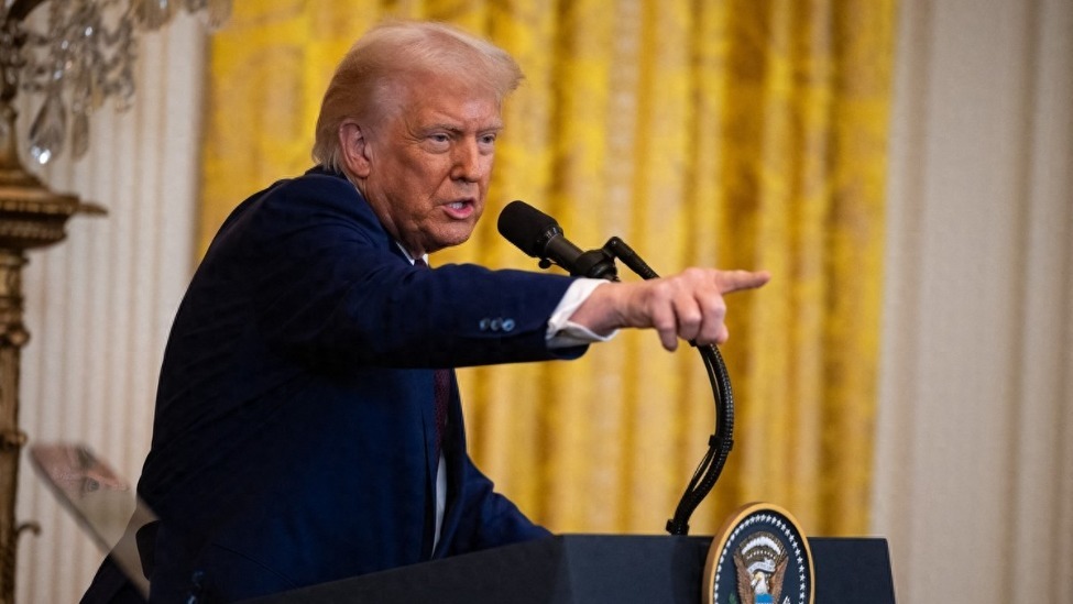 贸易协议让特朗普大动肝火！怒斥手下太蠢，嗓子都吼哑了